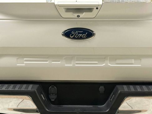 Used 2018 Ford F150 Lariat w/ Trailer Tow Package image 11