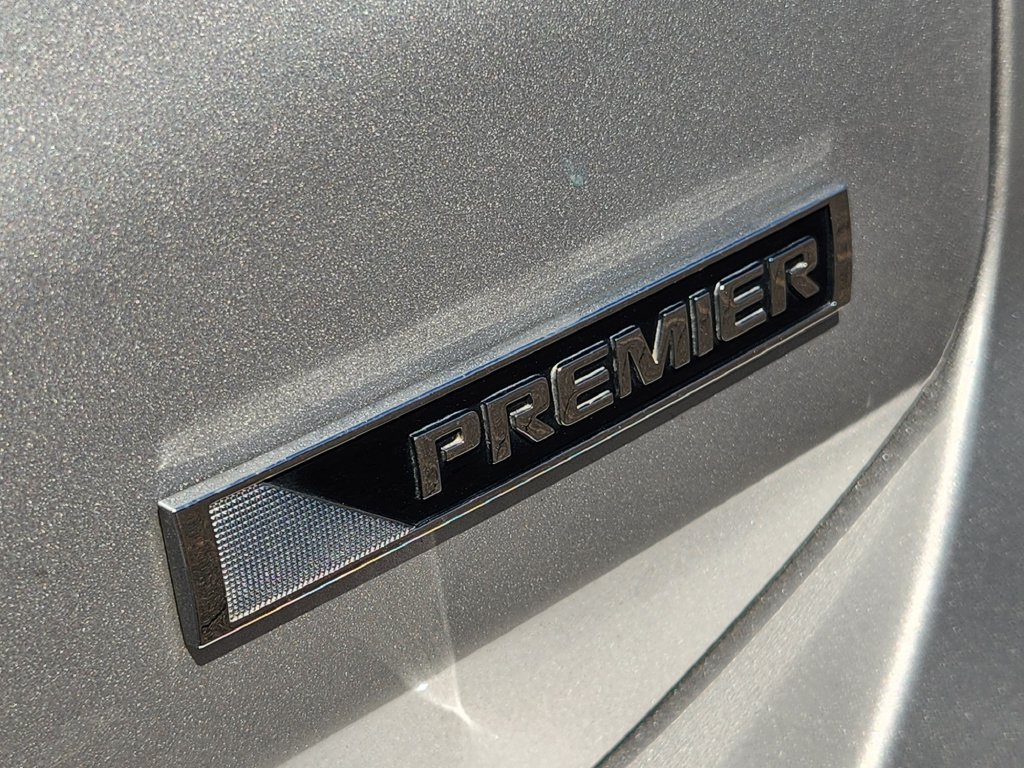 Used 2018 Chevrolet Equinox Premier FWD image 11