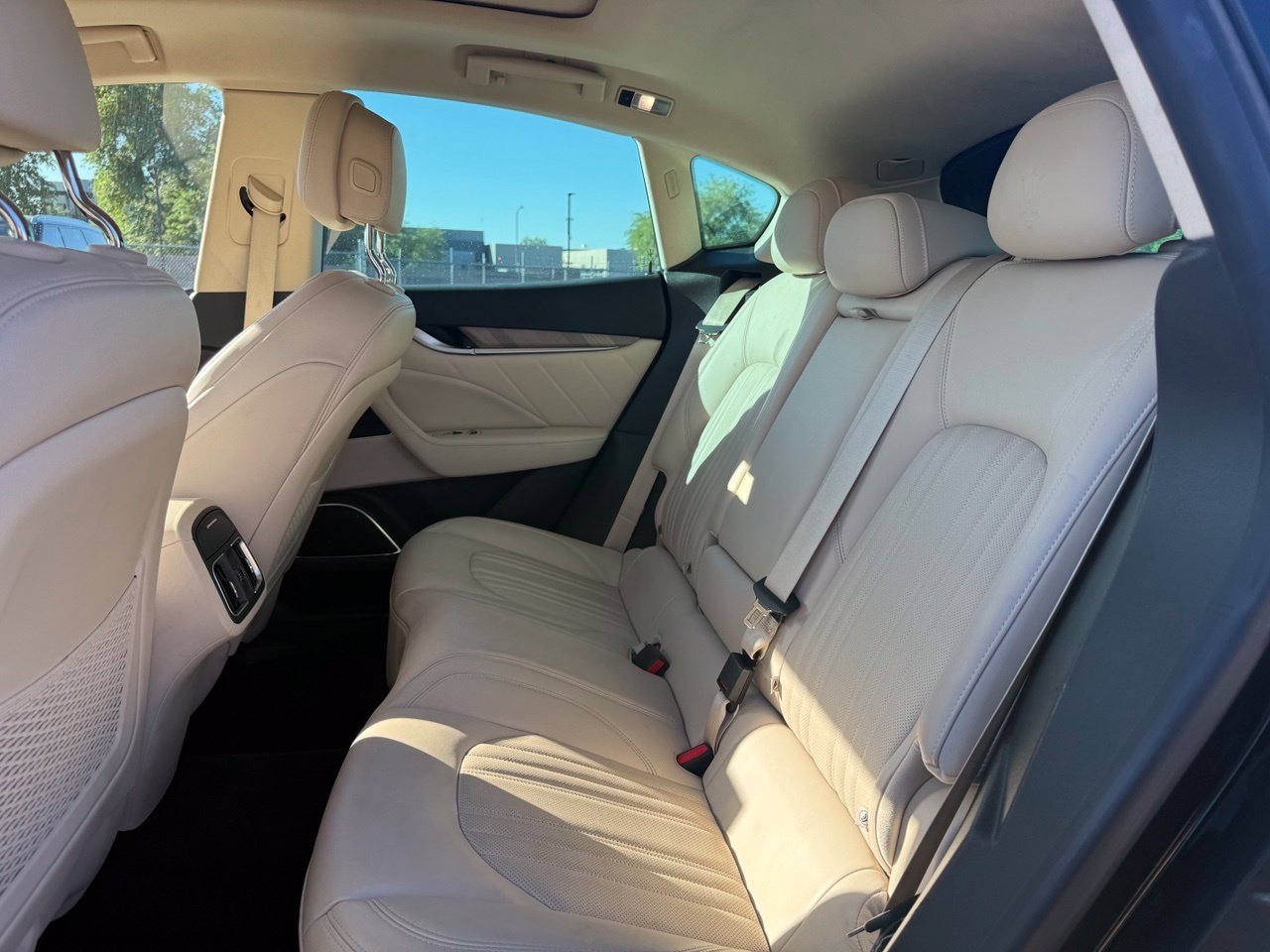 Used 2019 Maserati Levante S GranLusso AWD/4WD image 9