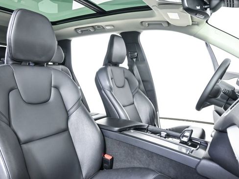 Used 2023 Volvo XC90 B5 Core AWD/4WD image 24