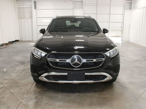 Used 2024 Mercedes-Benz GLC 300 4MATIC image 3