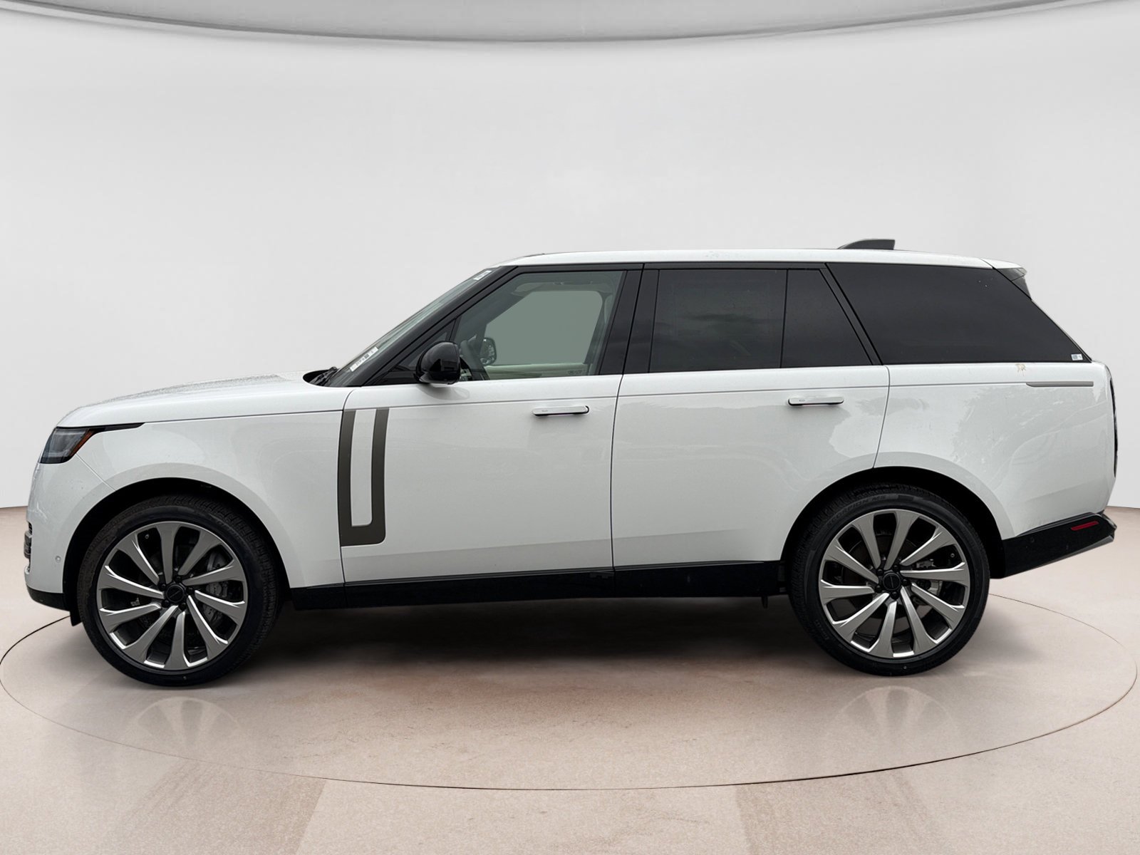 New 2026 Land Rover Range Rover SE AWD/4WD image 2