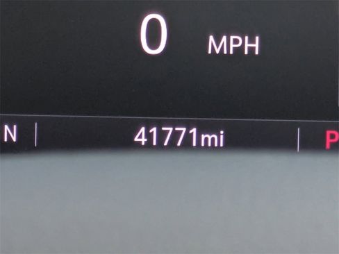 Used 2022 Chevrolet Colorado Z71 w/ Safety Package image 32