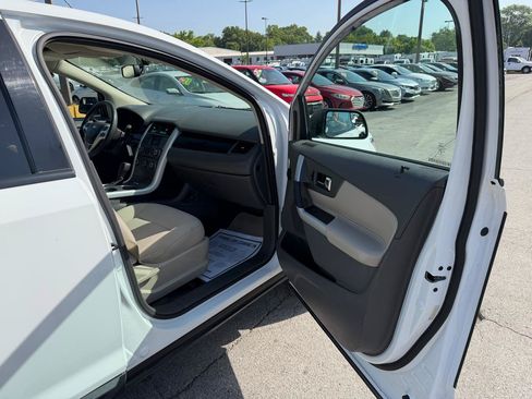 Used 2014 Ford Edge SE w/ Equipment Group 101A AWD/4WD image 9