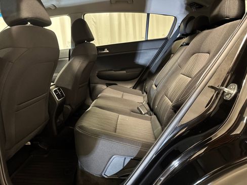 Used 2022 Kia Sportage LX image 5