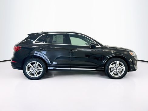 Used 2023 Audi Q3 2.0T Premium w/ Convenience Package AWD/4WD image 10