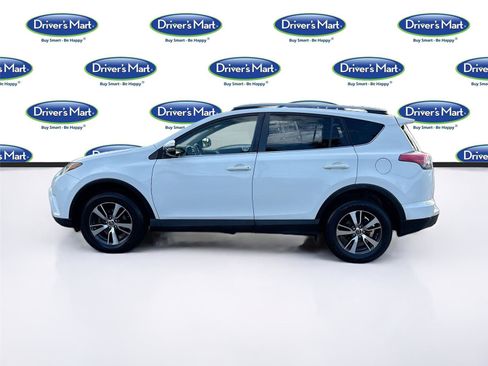 Used 2018 Toyota RAV4 XLE FWD image 4