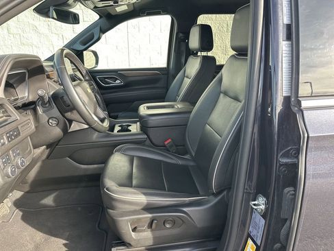 Used 2023 Chevrolet Suburban Premier image 12