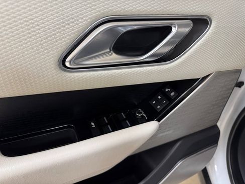 Used 2018 Land Rover Range Rover Velar R-Dynamic SE image 7