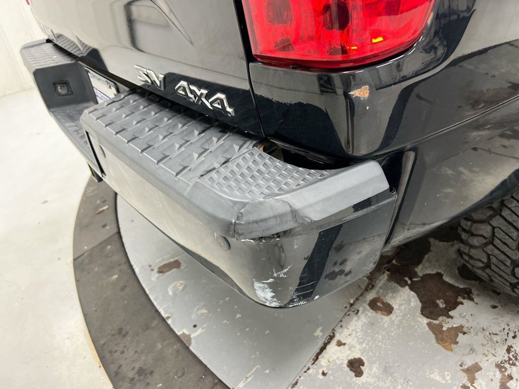 Used 2017 Nissan Titan SV AWD/4WD image 35