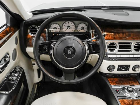 Used 2010 Rolls-Royce Ghost image 13