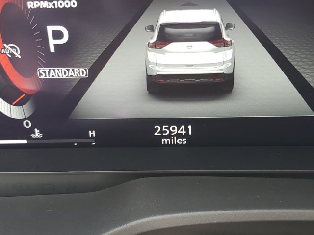 Certified 2025 Nissan Rogue SL w/ SL Premium Package FWD image 23