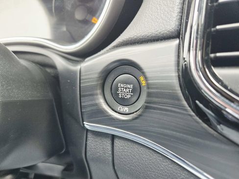 Used 2019 Jeep Grand Cherokee Limited image 33