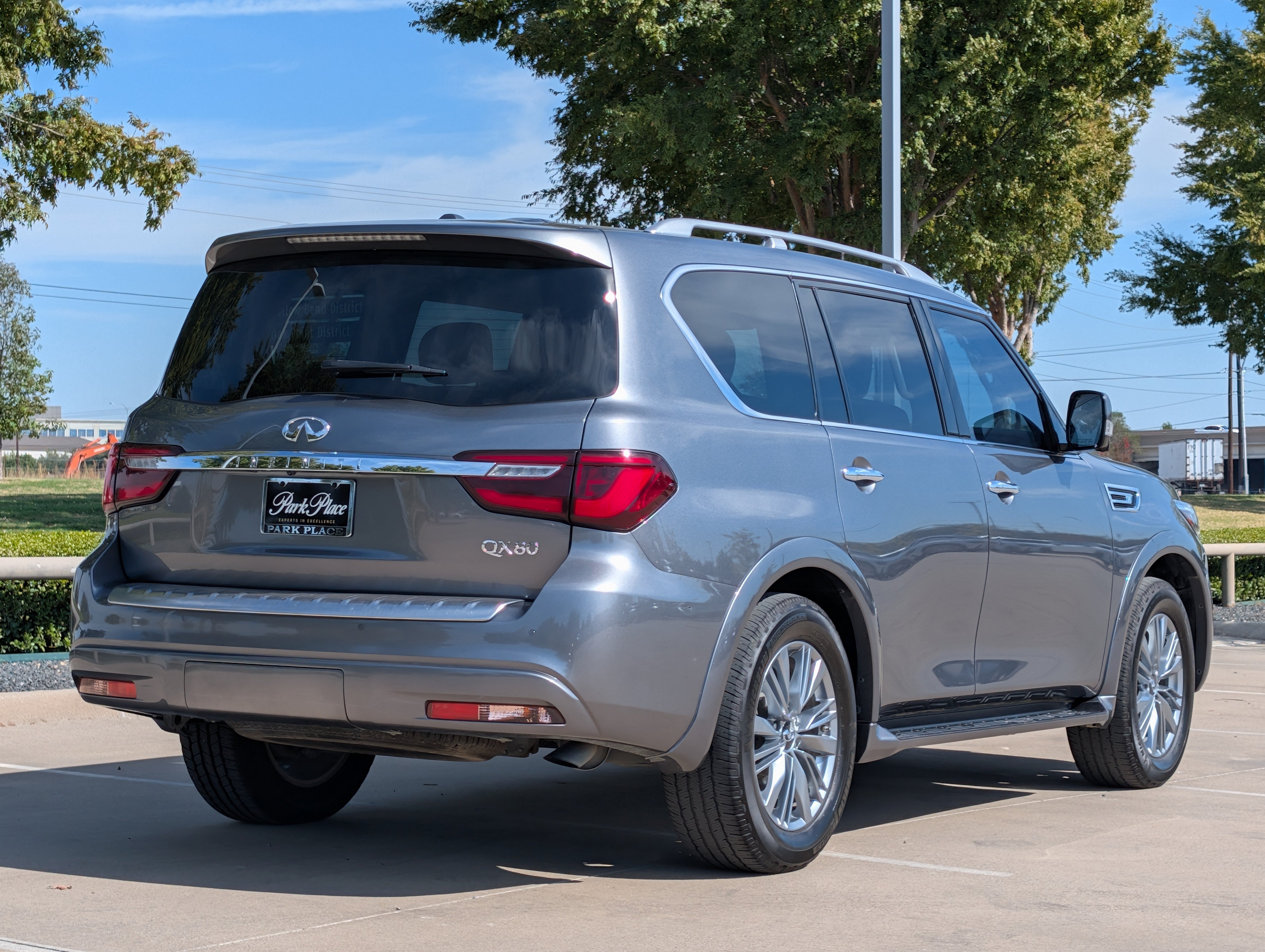 Used 2021 INFINITI QX80 Luxe w/ Cargo Package RWD image 5