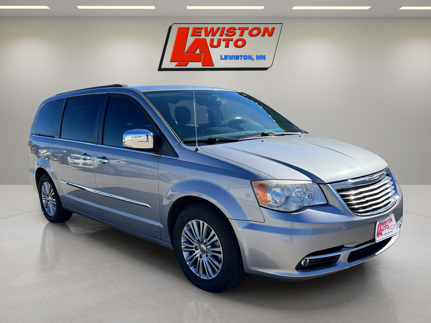 Used 2014 Chrysler Town & Country Touring-L w/ Driver Convenience Group FWD image 14