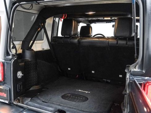 Used 2016 Jeep Wrangler Unlimited Rubicon image 48