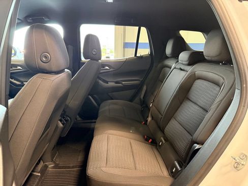 Used 2025 Chevrolet Equinox LT AWD/4WD image 17