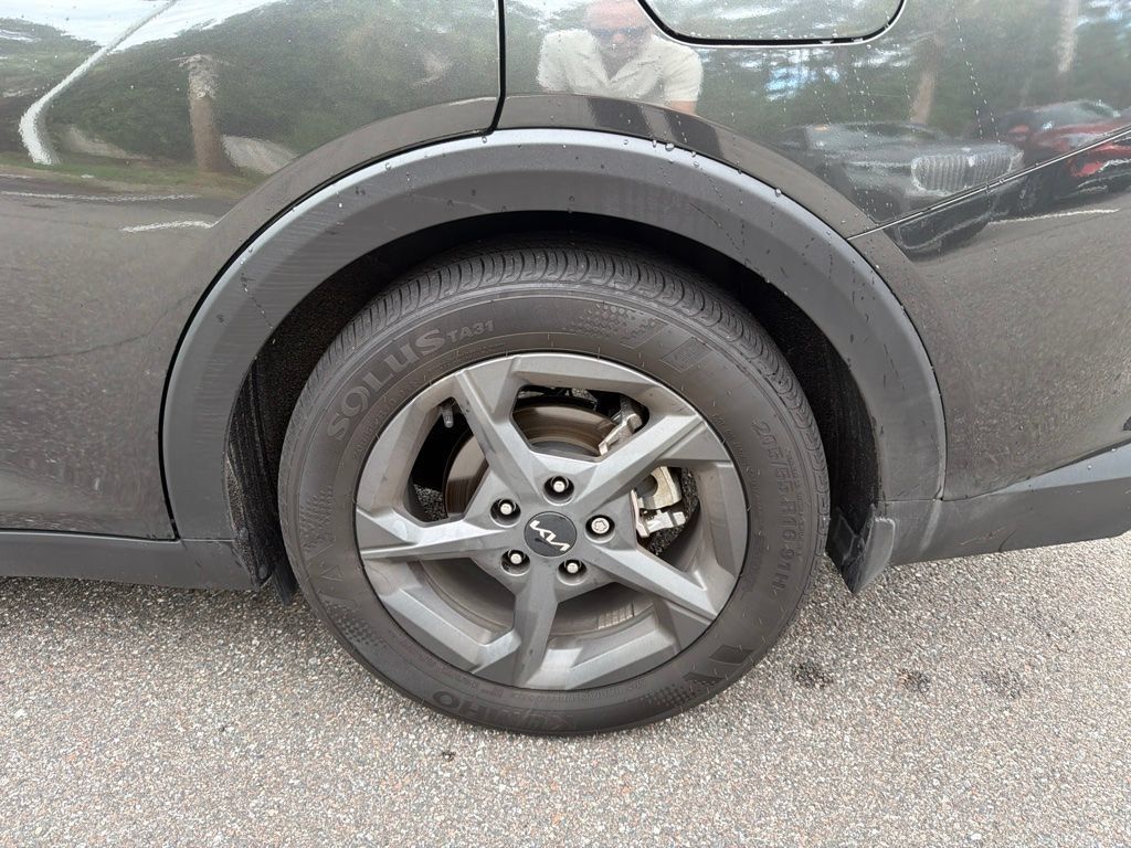 Certified 2025 Kia K4 FWD image 28