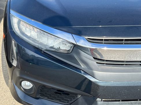 Used 2017 Honda Civic Touring image 14