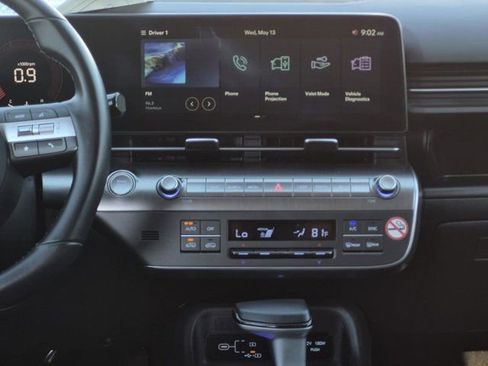 Used 2025 Hyundai Kona SEL AWD/4WD image 15