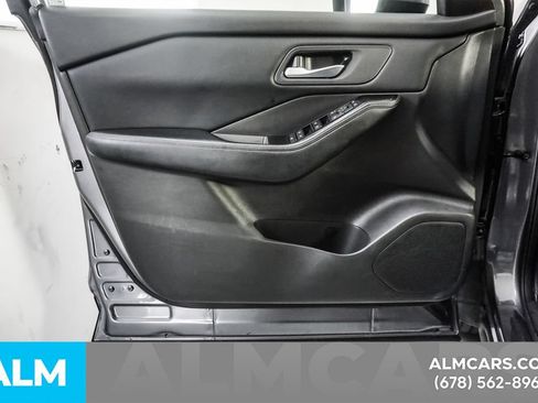 Used 2025 Nissan Rogue SV FWD image 45