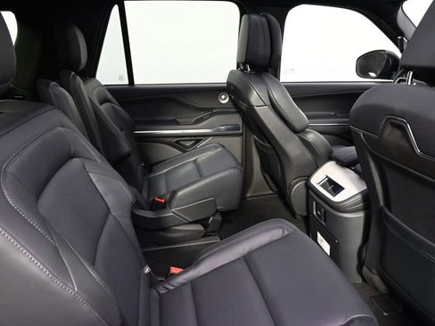 New 2026 Lincoln Navigator Reserve AWD/4WD image 18