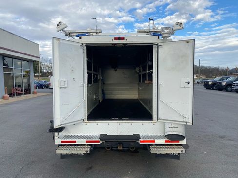 Used 2016 Ford F550 4x4 Regular Cab Super Duty image 30