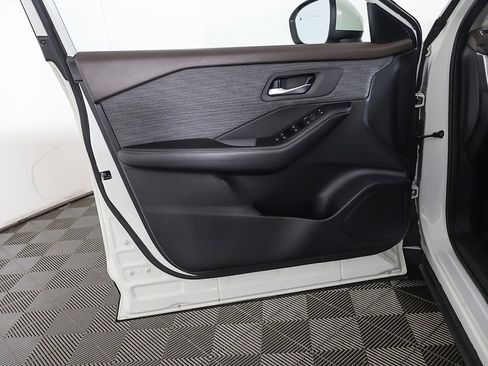 Used 2023 Nissan Rogue SV image 20