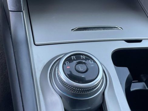 Used 2023 Ford Explorer XLT image 16