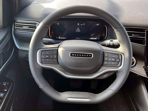 Certified 2024 Jeep Wagoneer Series II image 13