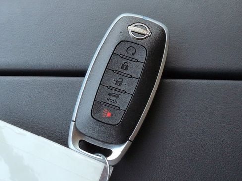 Certified 2026 Nissan Rogue SV FWD image 27