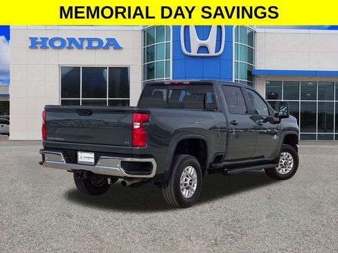 Used 2025 Chevrolet Silverado 2500 LT w/ Texas Edition AWD/4WD image 3