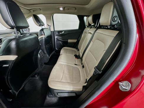 Used 2020 Ford Escape Titanium image 28