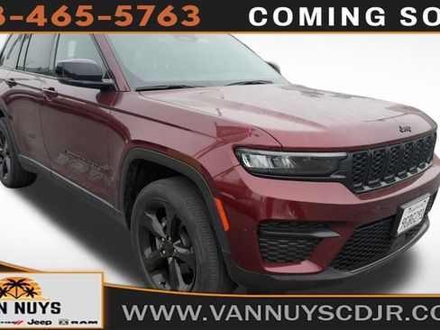 Used 2023 Jeep Grand Cherokee Altitude AWD/4WD image 1