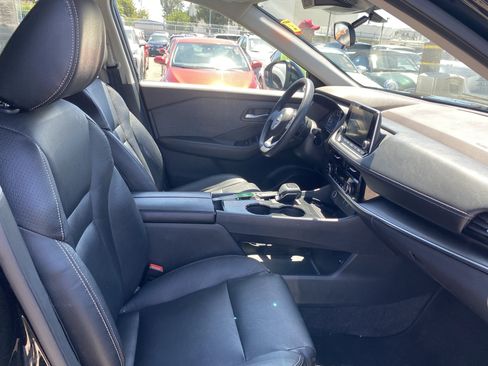 Used 2023 Nissan Rogue SV FWD image 22