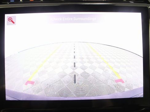 Used 2023 Jeep Grand Cherokee 4WD 4xe image 3