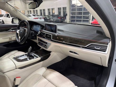 Used 2016 BMW 750i xDrive image 63