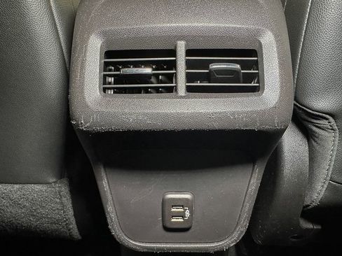 Used 2024 GMC Terrain SLT image 29