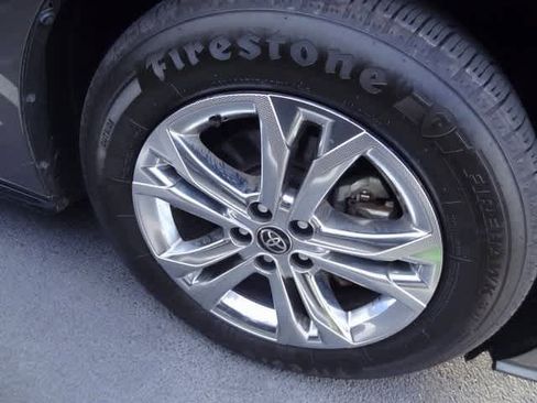 Used 2023 Toyota Sienna Platinum image 16