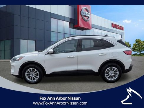 Used 2020 Ford Escape SE AWD/4WD image 2