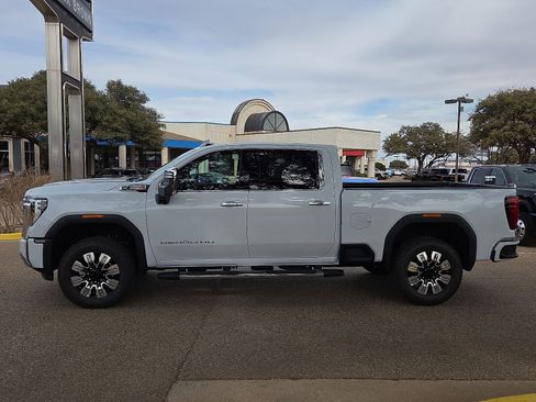 New 2026 GMC Sierra 2500 Denali w/ Denali Reserve Package AWD/4WD image 2