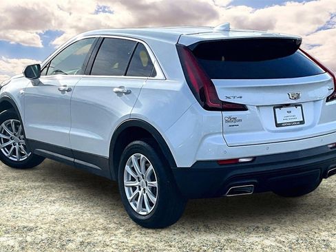 Certified 2023 Cadillac XT4 Luxury w/ Cold Weather Package image 4