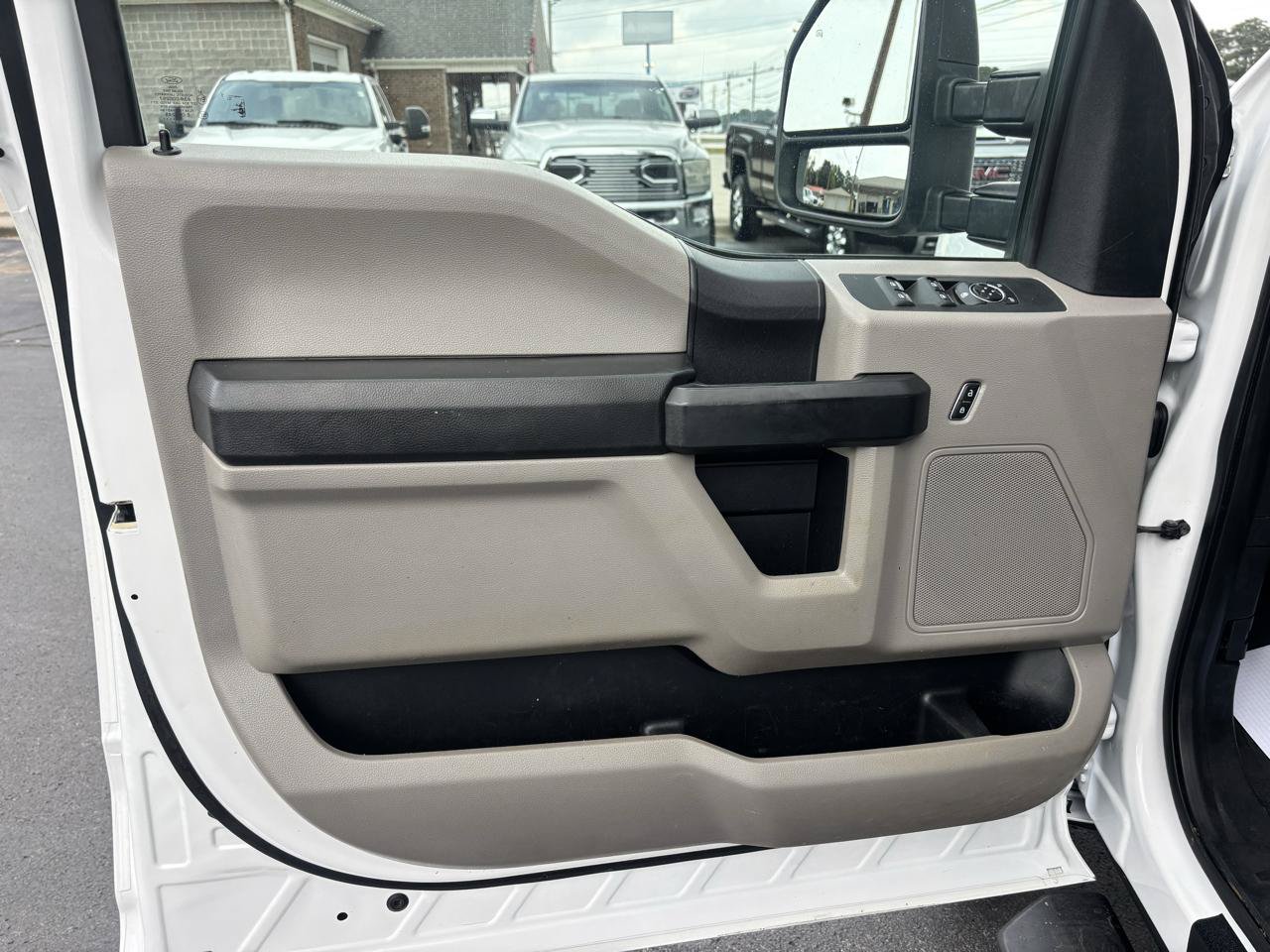 Used 2019 Ford F350 XL w/ Power Equipment Group AWD/4WD image 9