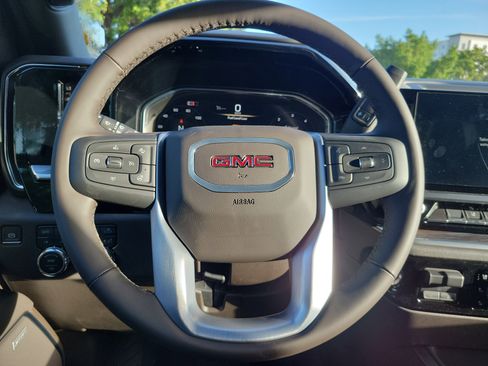 New 2026 GMC Sierra 2500 SLT w/ SLT Premium Package image 8