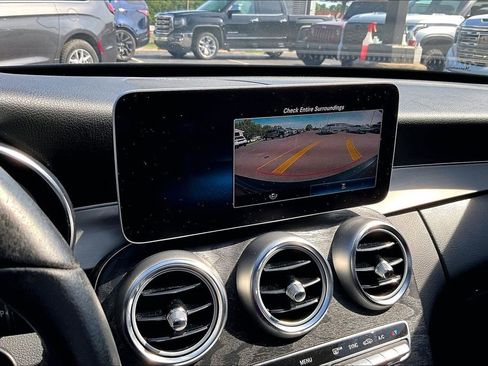 Used 2019 Mercedes-Benz C 300 Sedan w/ Premium Package image 17