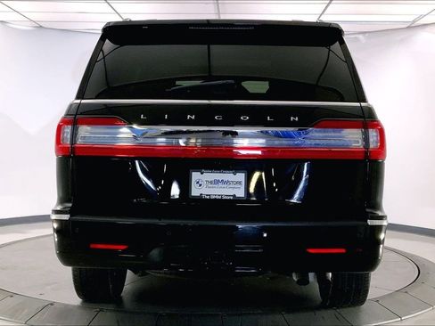 Used 2018 Lincoln Navigator Reserve w/ Technology Package AWD/4WD image 3