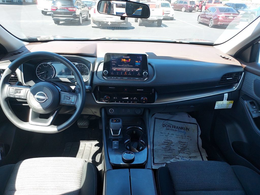 Used 2022 Nissan Rogue SV AWD/4WD image 15