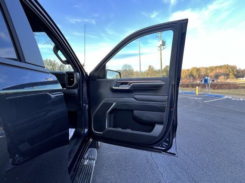 Used 2024 Chevrolet Silverado 1500 LT image 16