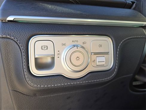 Used 2023 Mercedes-Benz GLS 450 4MATIC image 22