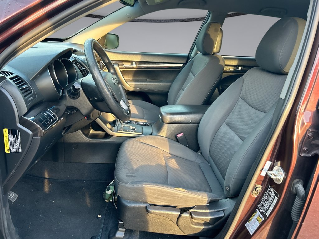 Used 2013 Kia Sorento LX w/ Convenience Pkg FWD image 11